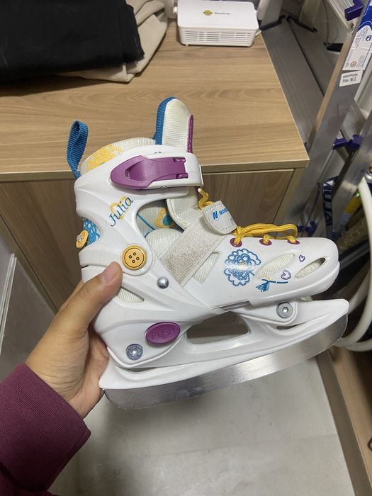 Продам детские коньки