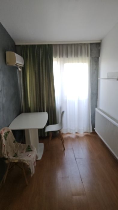 inchiriez garsoniera zona poarta 6