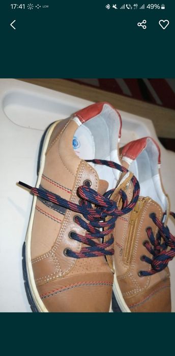 Vând pantofi de piele