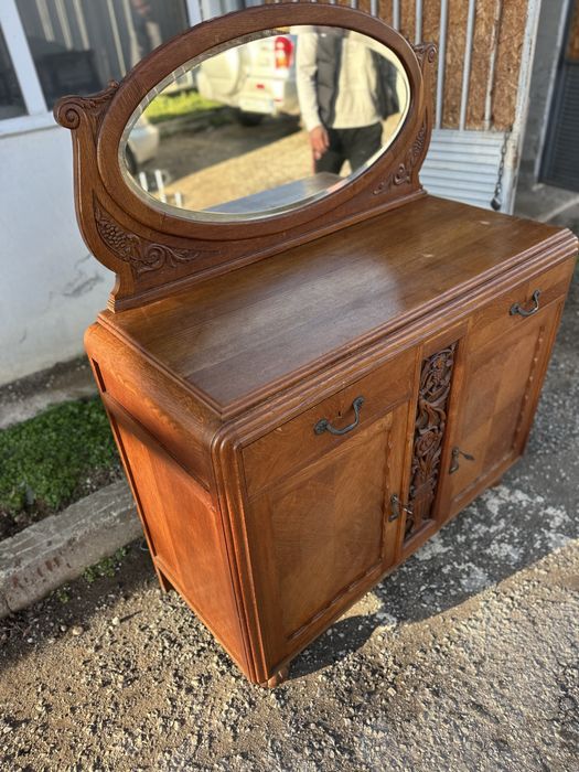 Дървен шкаф/тоалетка с огледало