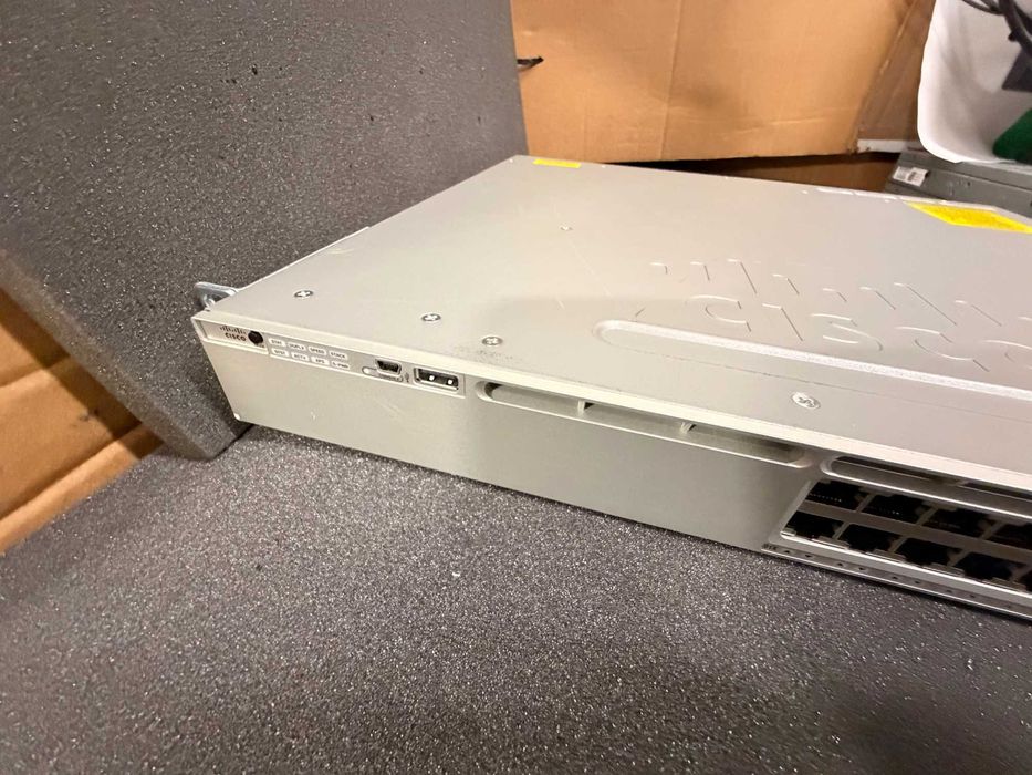Cisco Catalyst WS-C3850-24T-S – 24-портов управляем мрежов суич, 1G, StackWise, LAN Base