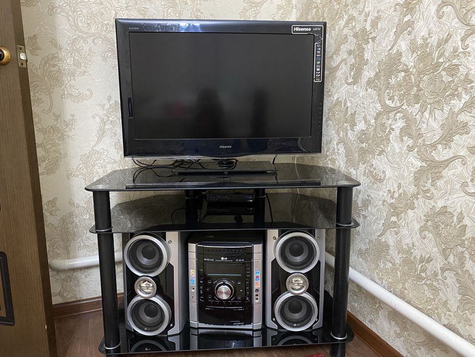 Телевизор с подставкой