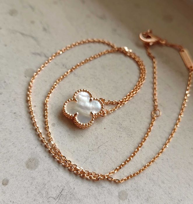 Дамско колие в розово злато с детелина от бял седеф Van Cleef & Arpels