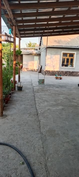 13 sotiq uy sotiladi xamma sharoit bor tayyor uy 9 xona 2 ta sanuzel