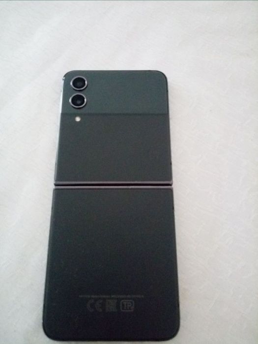 Самсунг Z Flip смартфон