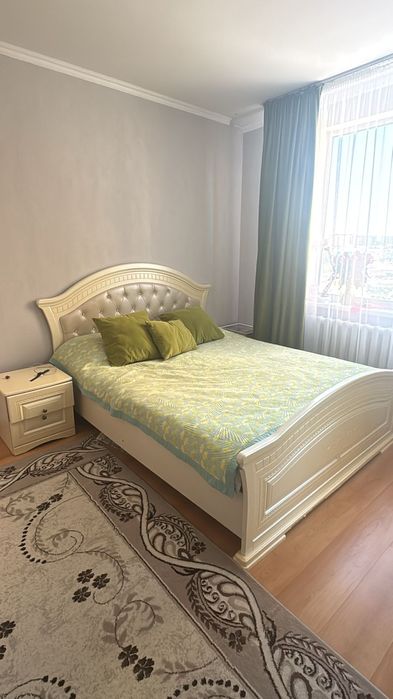 Спальный гарнитур  продам