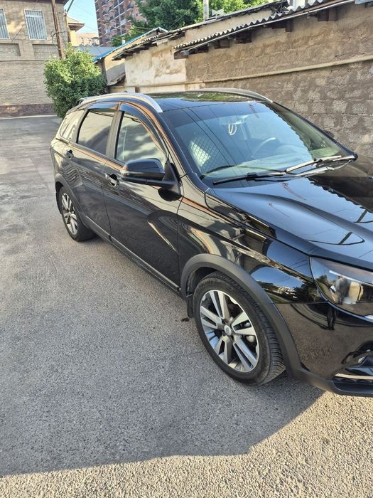 Lada Vesta SW Cross 1.6 вариатор