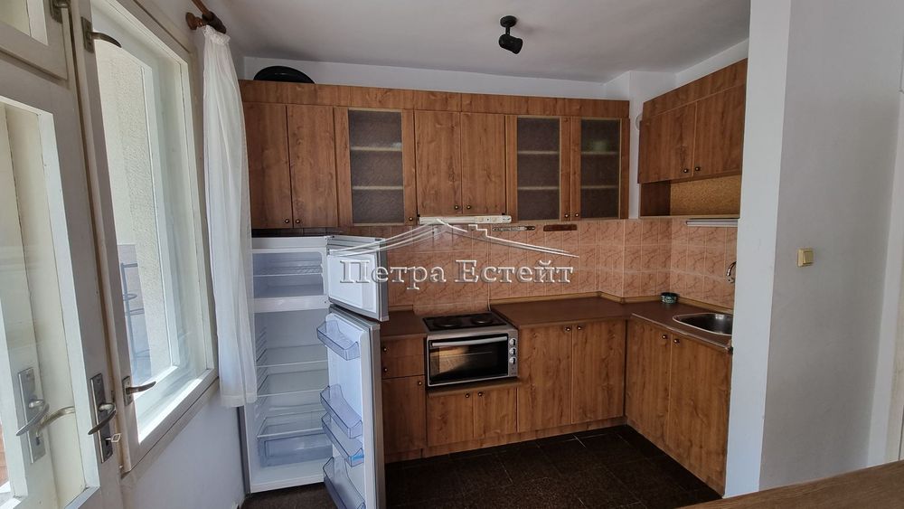 Дава се под наем Тристаен апартамент в Варна, Бриз - 107 кв.м за 459 € - Снимка #4