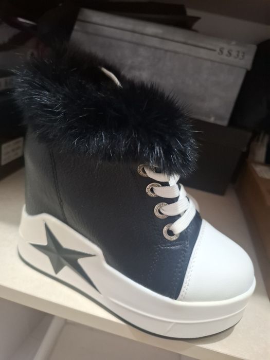 Продам ботинки 35 размера