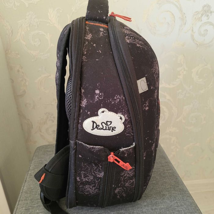Продается ранец "De Lune" в отличном состоянии