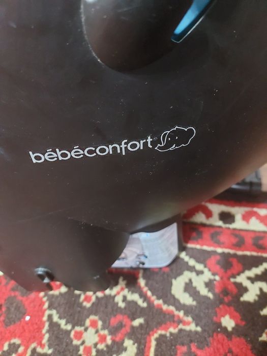 Автомобильное кресло