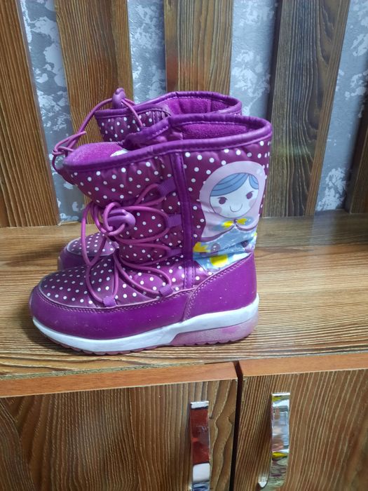Продам сапожки для девочки