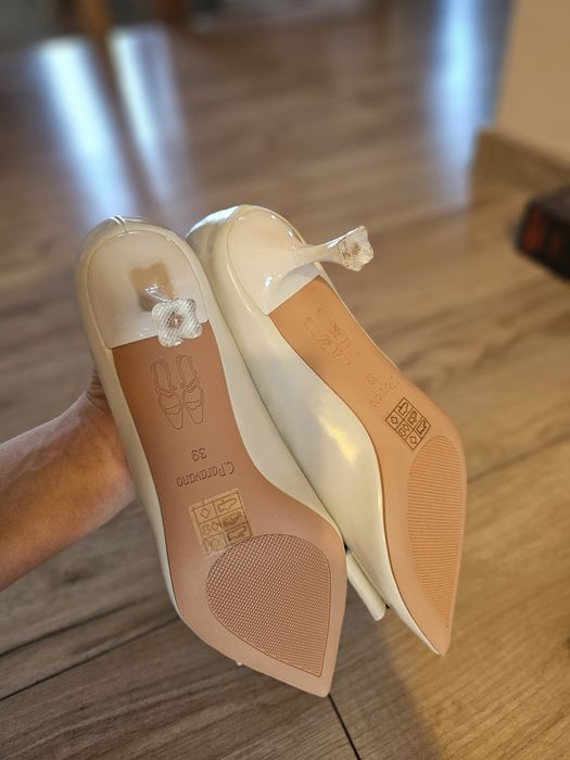 Pantofi de piele c paravano 39