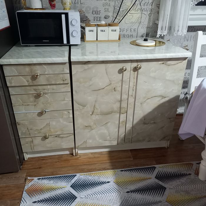 Продам срочно кухонный гарнитур