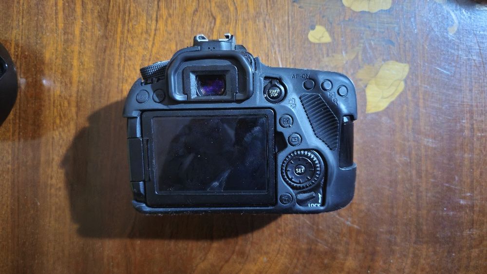 Canon 80D + 3 lentile
