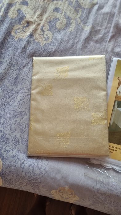 Продам скатерти новые