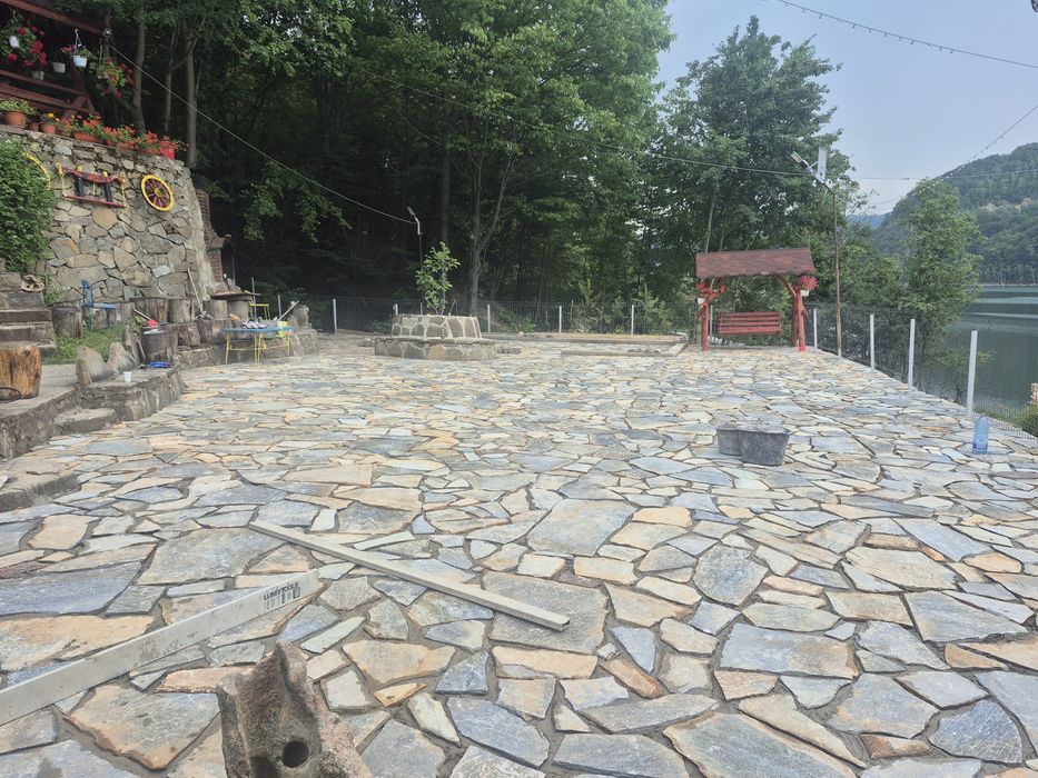 Vand si montez piatra naturala