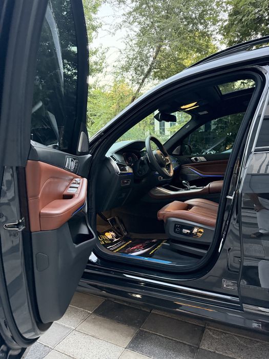 Bmw x7 m50i Full Pozitsya