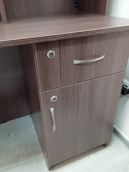 Стол, стройка ресепшна