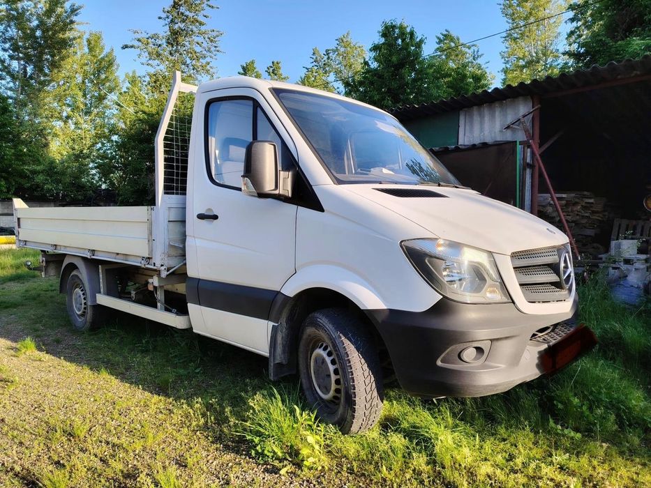 Autoutilitară N1 Mercedes
Culoare: Alb gri
Nr. Locuri: 2
Diesel
An fabricație: 2016
Unic proprietar
Bena se basculează atât lateral, cât și pe spate