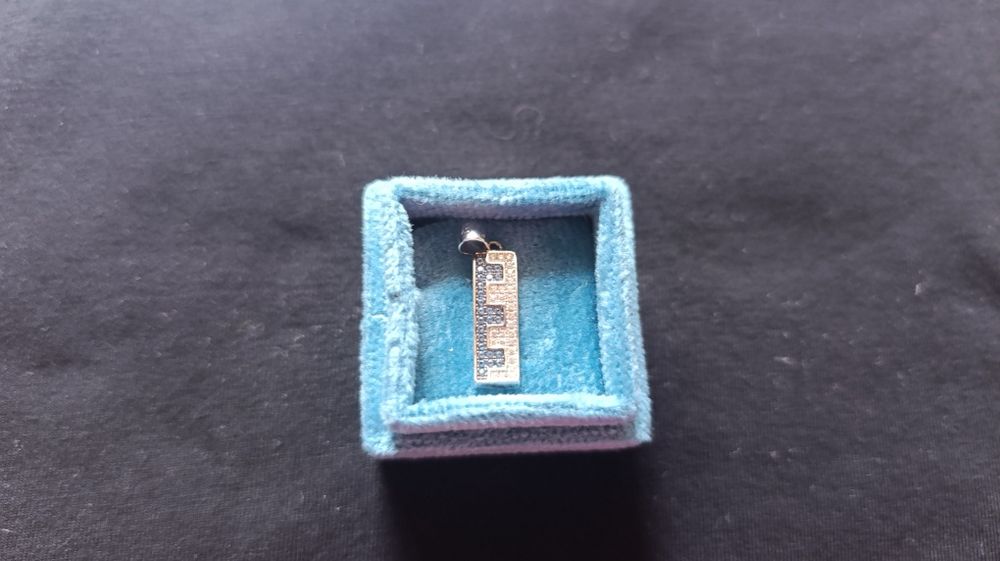 Привозные серебряные кулоны