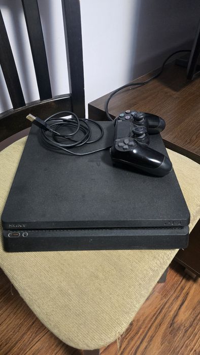 PS4  с един джойстик