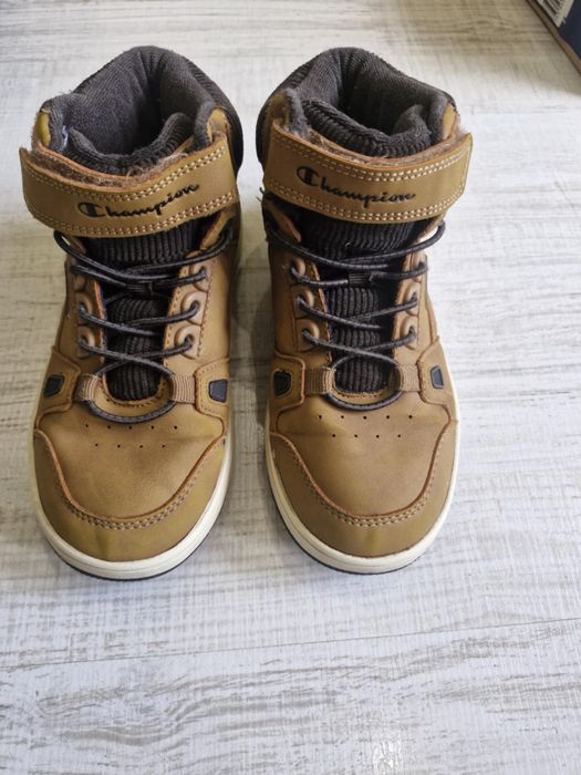 Детски обувки оригинални!!! В много добро състояние ниски цени!!