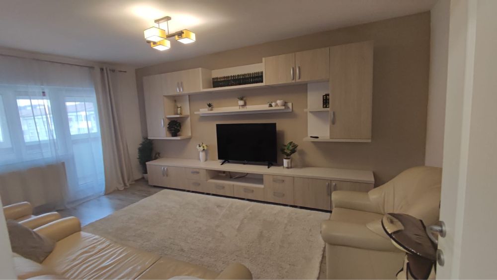 Vand apartament 3 camere