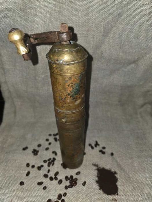 Rasnita turceasca de cafea din alama / bronz