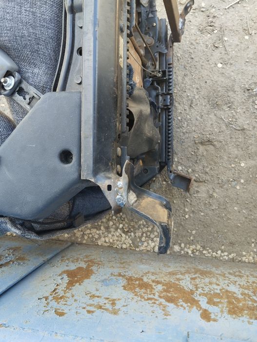 Передние сиденья на авто