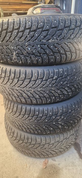 Nokian Hakkapelitta 9 215/60/16