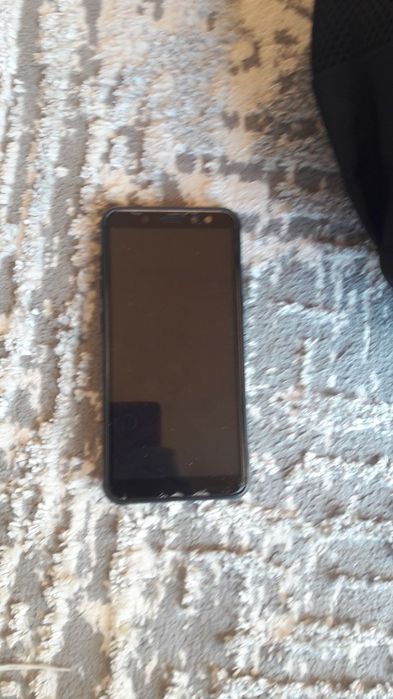 Samsung galaxy A8 sotiladi