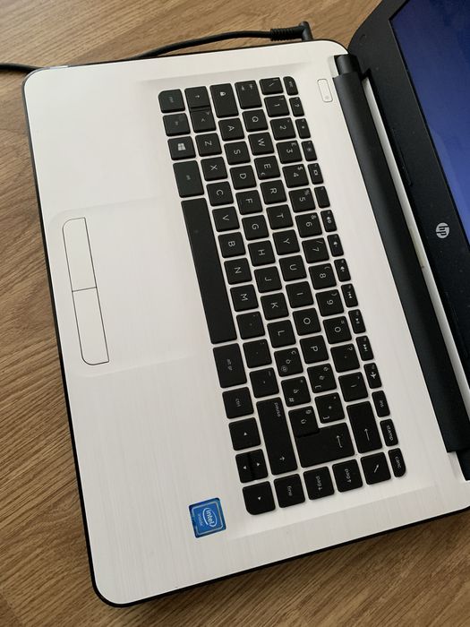 Laptop Hp Slim display 14,6 led ssd disk functional cu incarcator