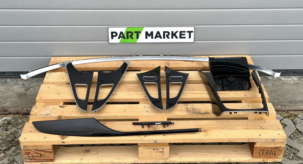 Комплект лайсни Черен Пиано лак AUDI A6 C7 4G ДЕСЕН ВОЛАН