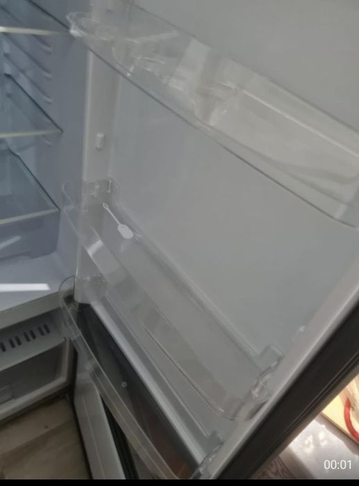 Холодильник б/у продам срочно