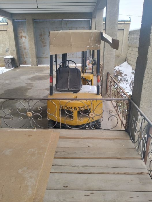 Вилочный погрузчик