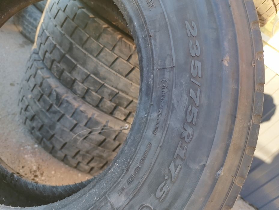 235/75/R17.5 продам одну шину