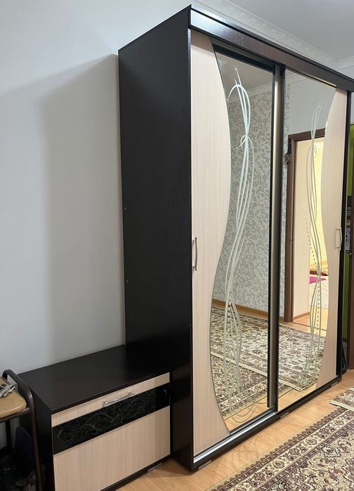 Продам шкаф, гардероб в комплекте
