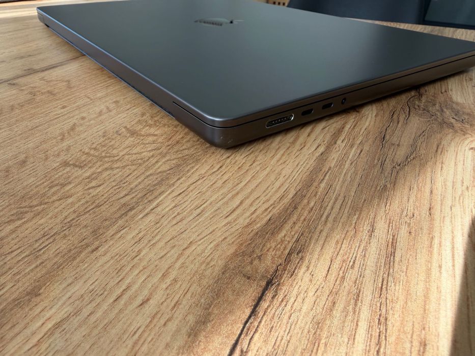 MacBook Pro 16" M3 PRO 12-CPU, 18-GPU, 36GB RAM, 512GB SSD