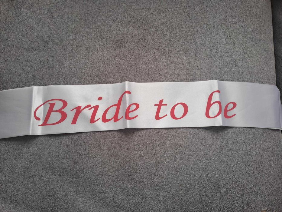 Комплект за булка и шаферки