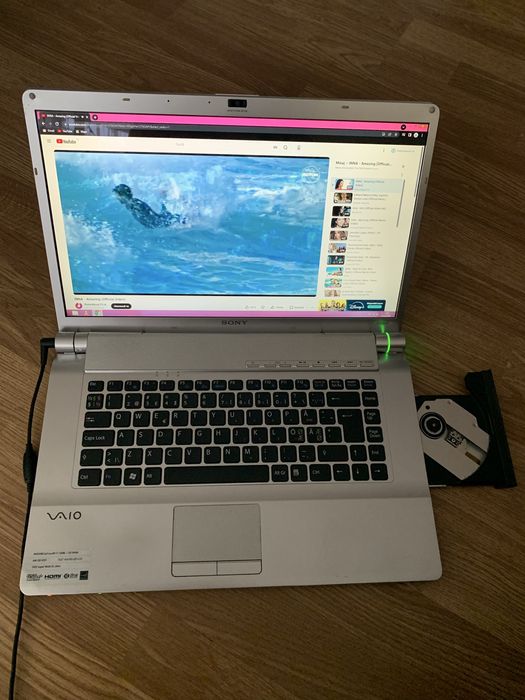 Laptop Sony Vaio display 15,6 led,500gb mem,4gb ram ddr3 cu incarcator