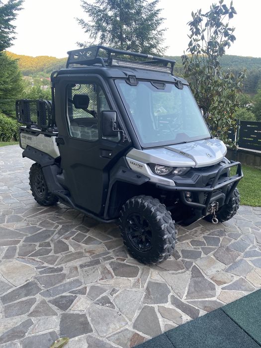 Can am traxter hd 10 pro accesorii de 9 000 euro incluse in pret.  Lama de zapada , salarita pentru zapada incluse in pret !!!