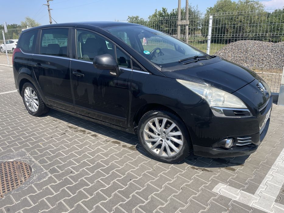 Peugeot 5008     7 locuri