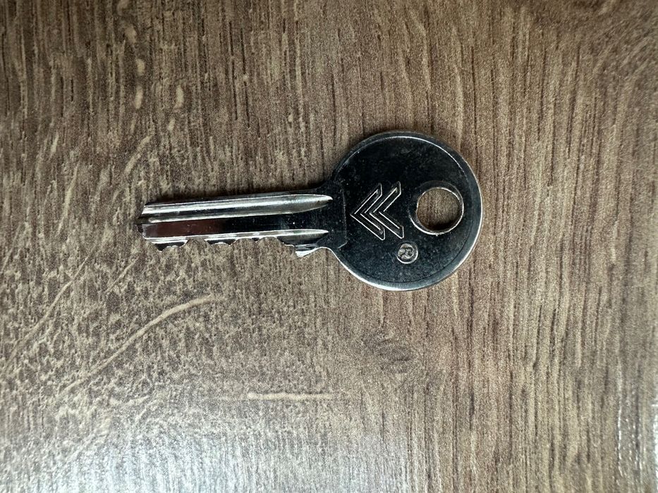 Патрон за врата с един ключ