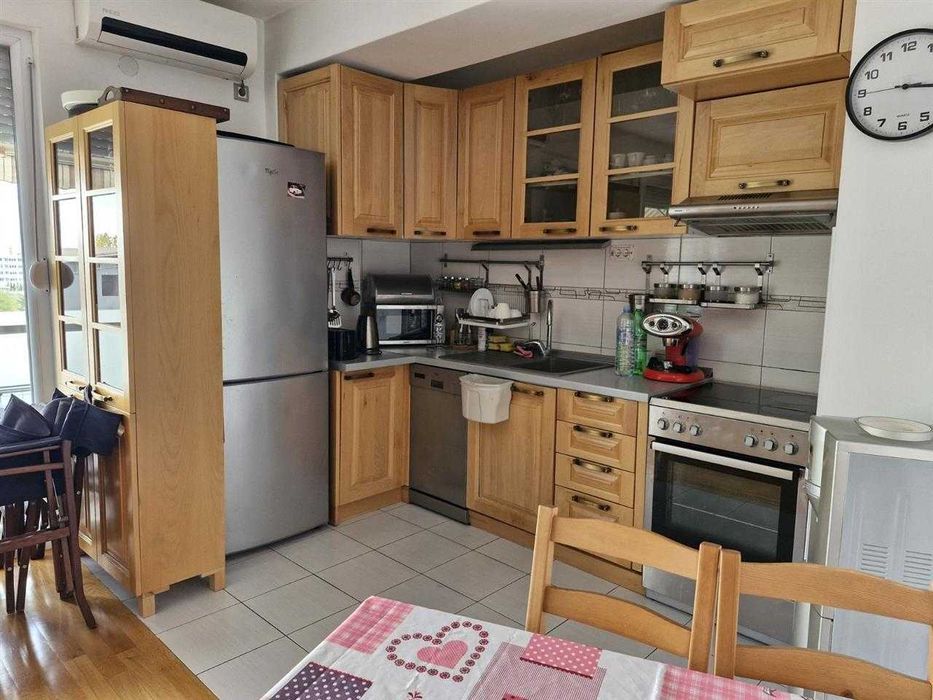 Дава се под наем Двустаен апартамент в Пловдив, Кършияка - 64 кв.м за 316.2 € - Снимка #1