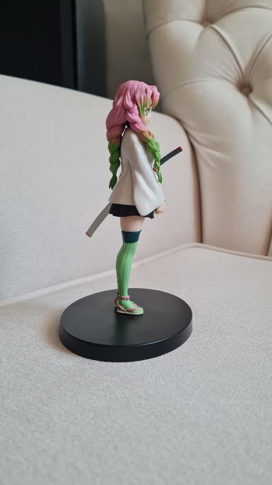 Mitsuri Kanroji фигура Demon slayer