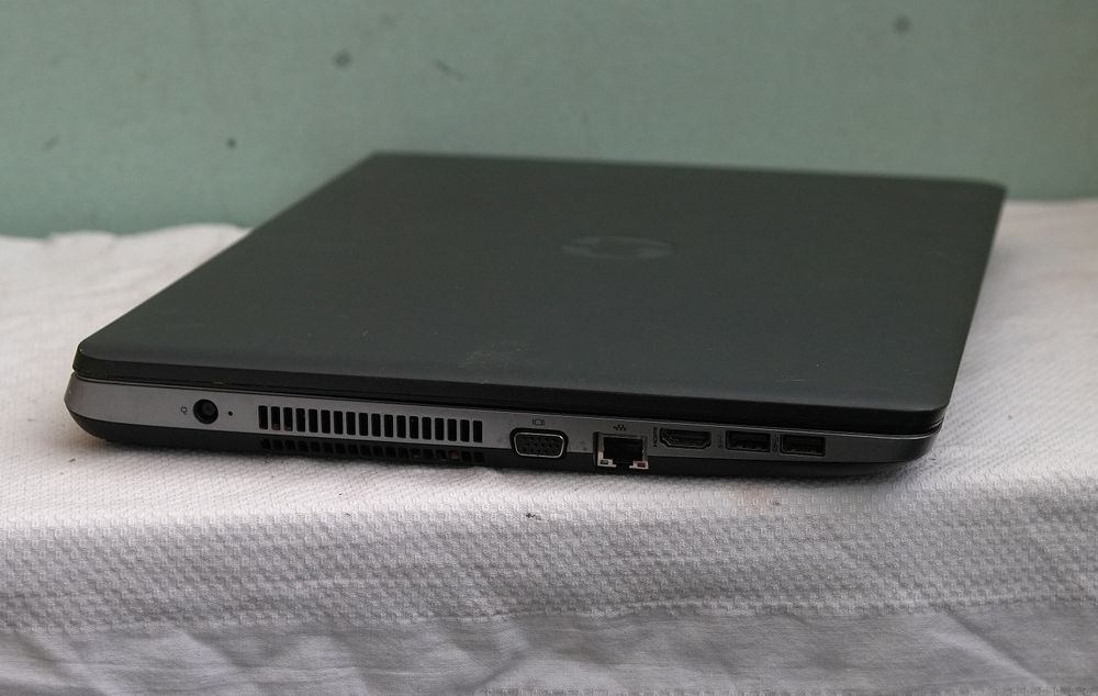 Laptop HP 17" Intel i5.. SSD. AMD HD 8750