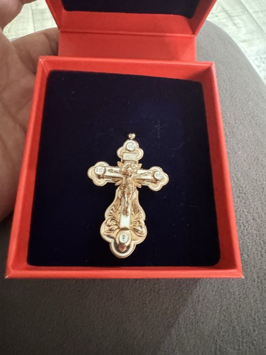 Продам крестик серебрянный