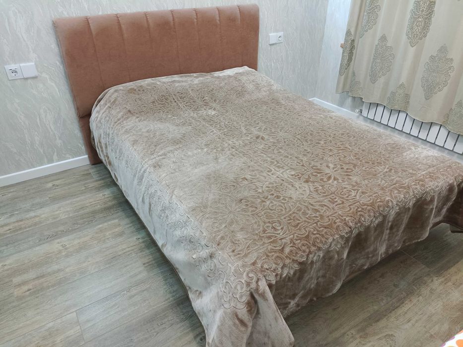 Продается двуспальная кровать