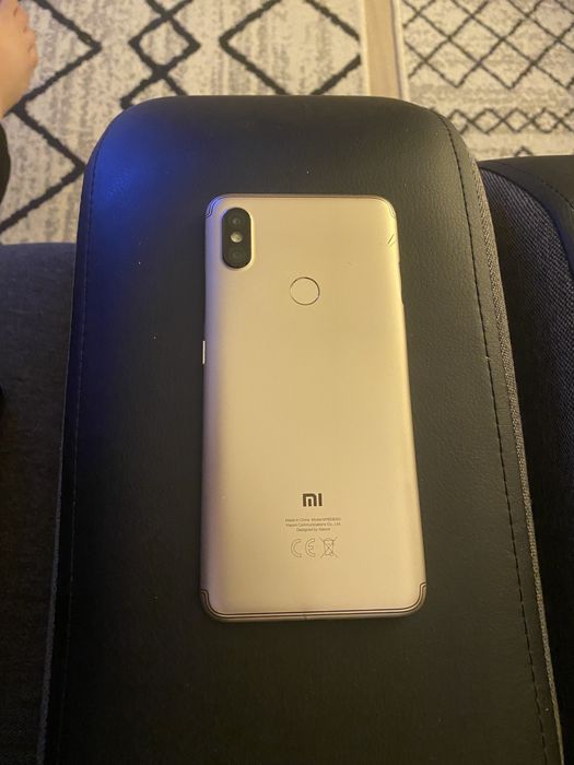 Vând  telefon Xiaomi Model M1803E6G